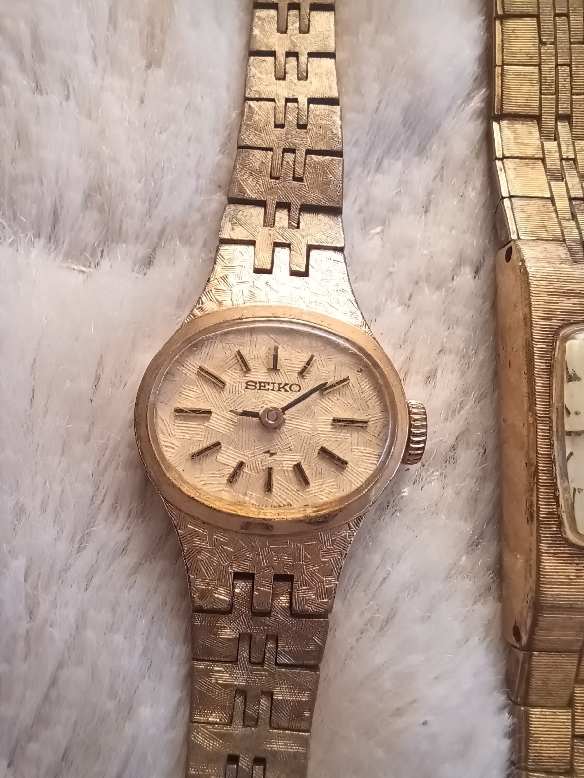 Lot Of 2 Vintage Seiko Watches 11-7619 & 1520-3339 Gold Tone Untested For Repair