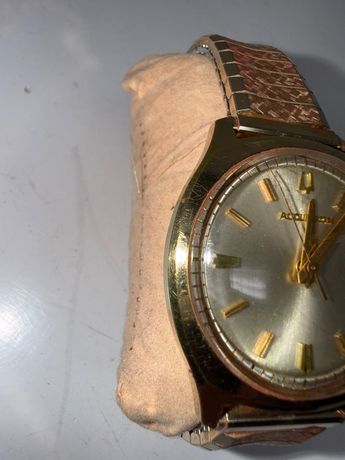 Bulova Accutron 214 M4, Gold Tone Case, SS Back, Vintage, Runs Good