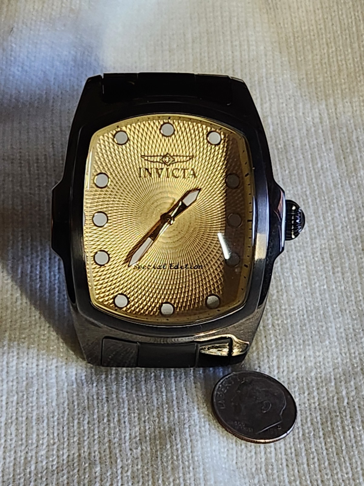 Mens Invicta Lupa Special Edition Tritnite Water Resistant 100 Feet Model 17768