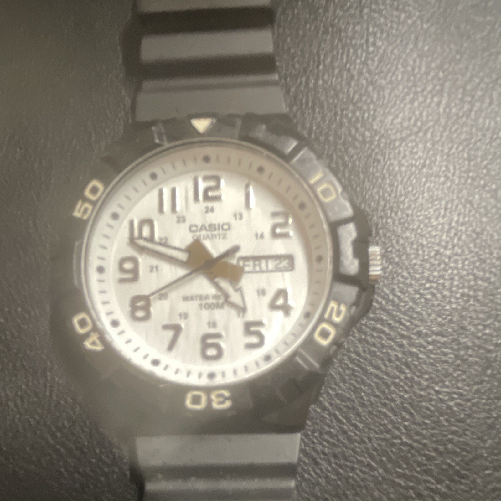 Casio MRW-200H Quartz 100M Mens Watch White Dial Black Resin Strap Day/Date