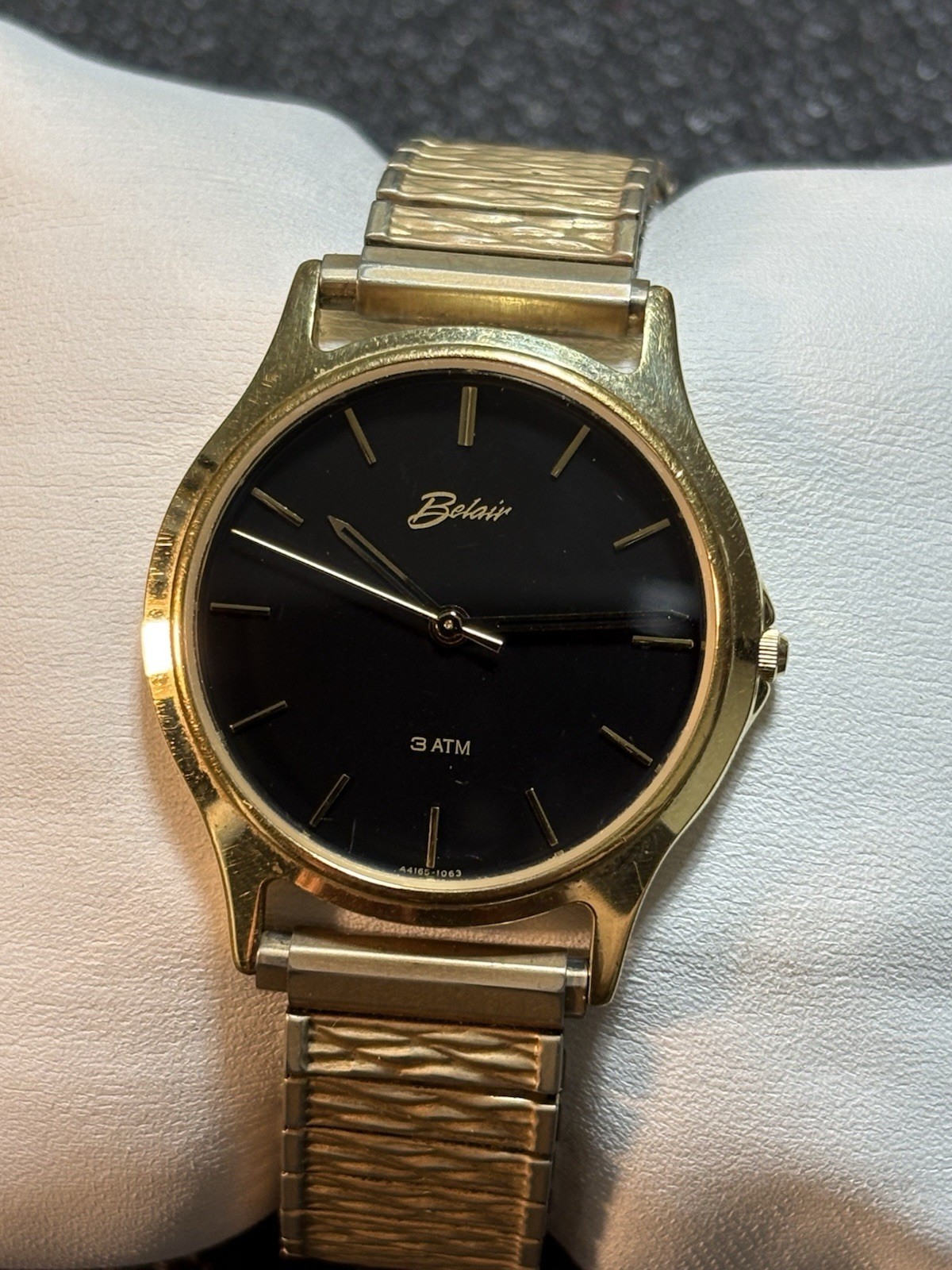 Vintage Belair Mens Quartz Watch 34mm Gold Tone Black Dial,Expandable Band