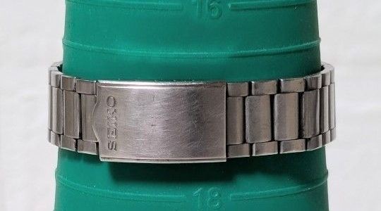 SEIKO 5 AUTOMATIC 7009 3130 Seiko 5 Automatic Gray Dial Gold Index Day Date