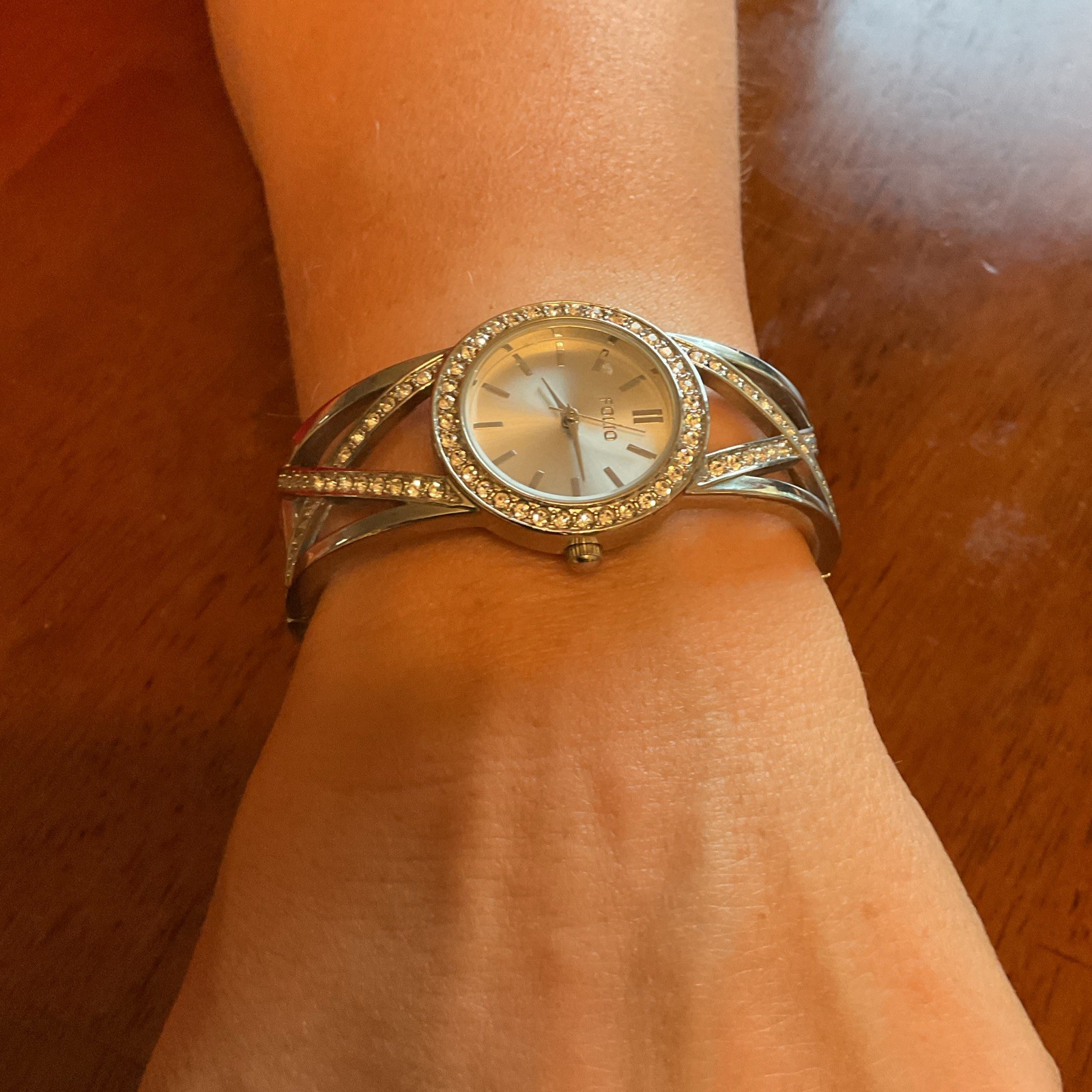 Folio Women’s Quartz Analog Watch Silver Dial Silver Bracelet New Battery!
