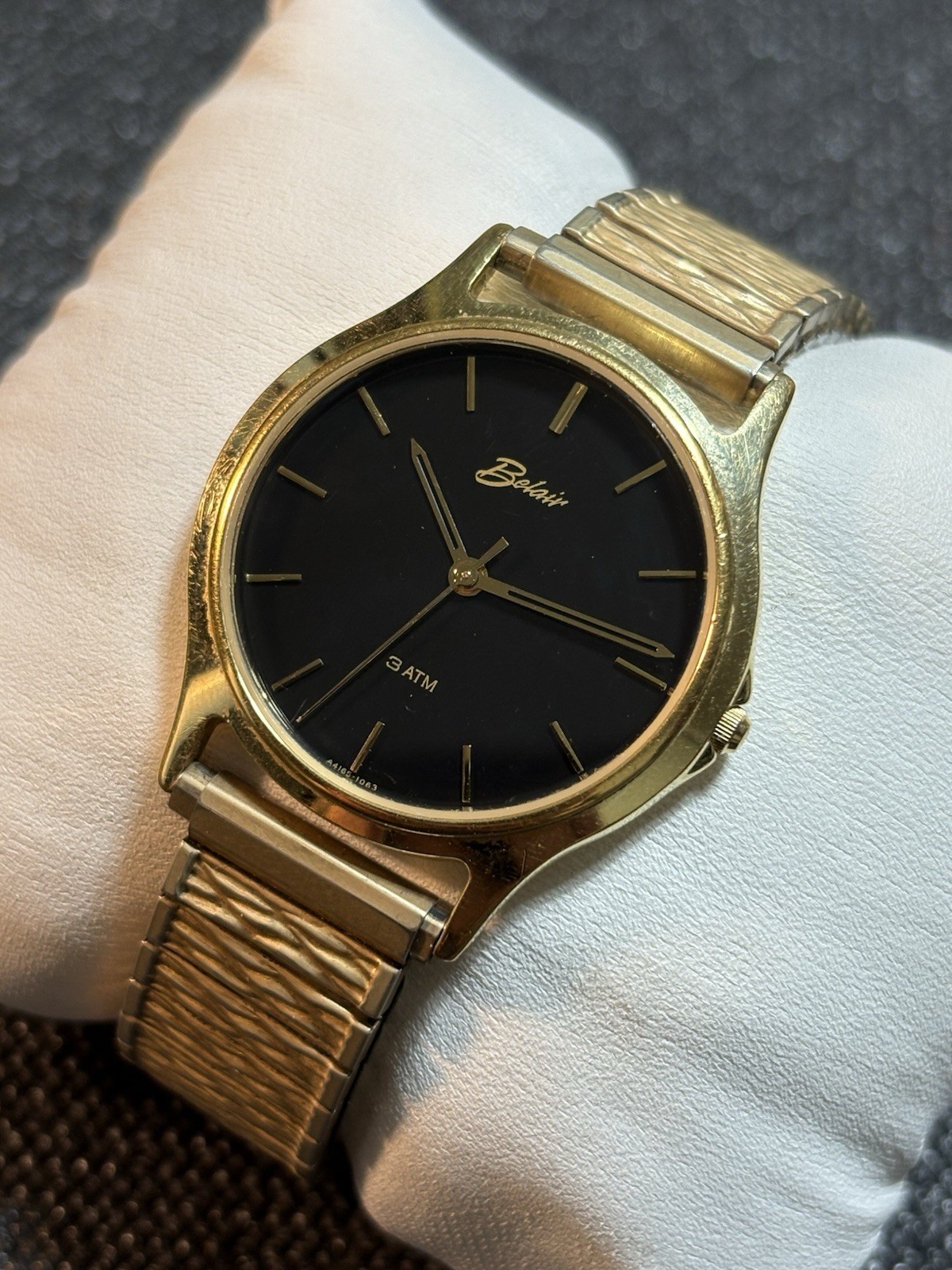 Vintage Belair Mens Quartz Watch 34mm Gold Tone Black Dial,Expandable Band