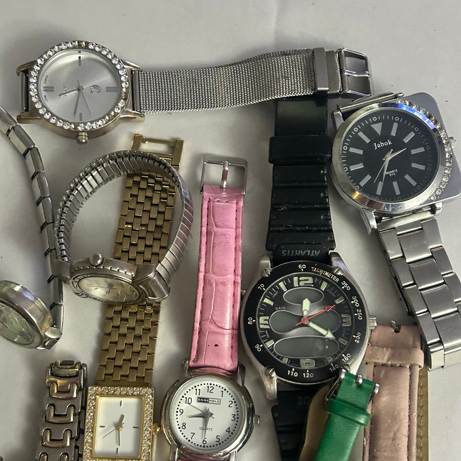 Assorted Watches Used Not Working For Parts Or Pieces lot 17