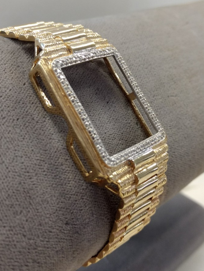 Mens Vintage 10K Yellow Gold Diamond Accented Geneve Quartz Wristwatch