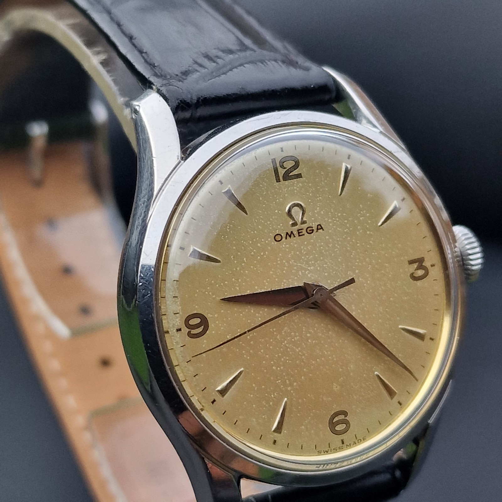 OMEGA GENTS MANUAL,REF 2640-1, 35MM,CAL 283,SCREW BACK CASE.