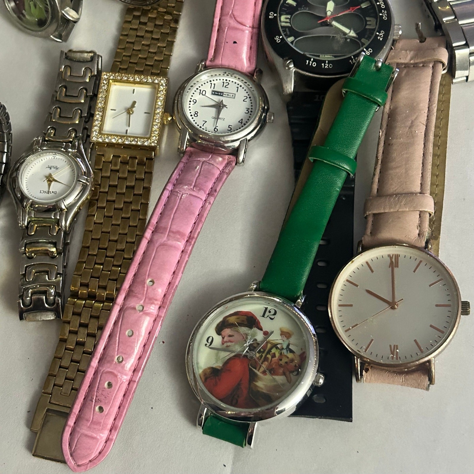 Assorted Watches Used Not Working For Parts Or Pieces lot 17