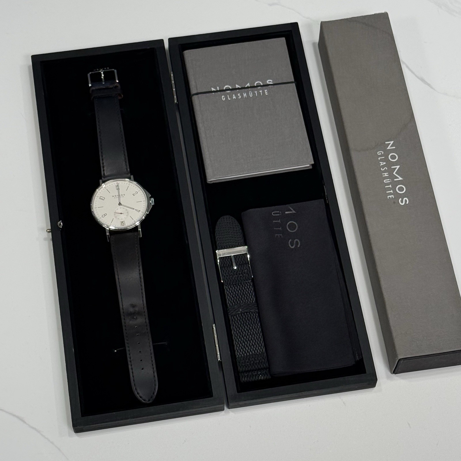 NOMOS Glashütte Ahoi Datum 40mm Automatic Full Set w/ Extra Strap – Ref 551