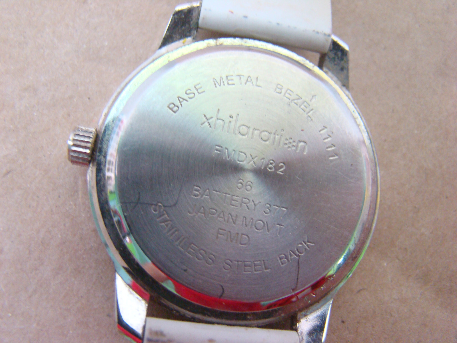 Xhilaration Unisex Men’s Women’s Sporty Watch with White Silicone Band