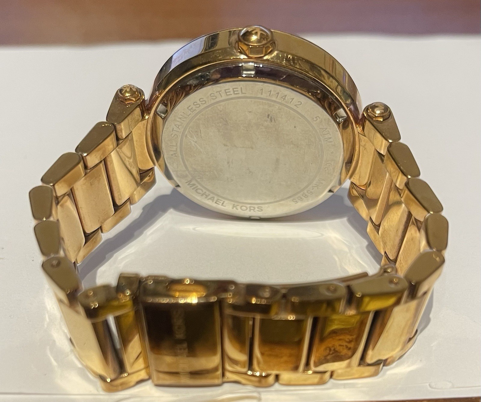 Michael Kors MK-5865 Gold-Tone Stainless Steel Analog Dial Quartz Watch New Batt