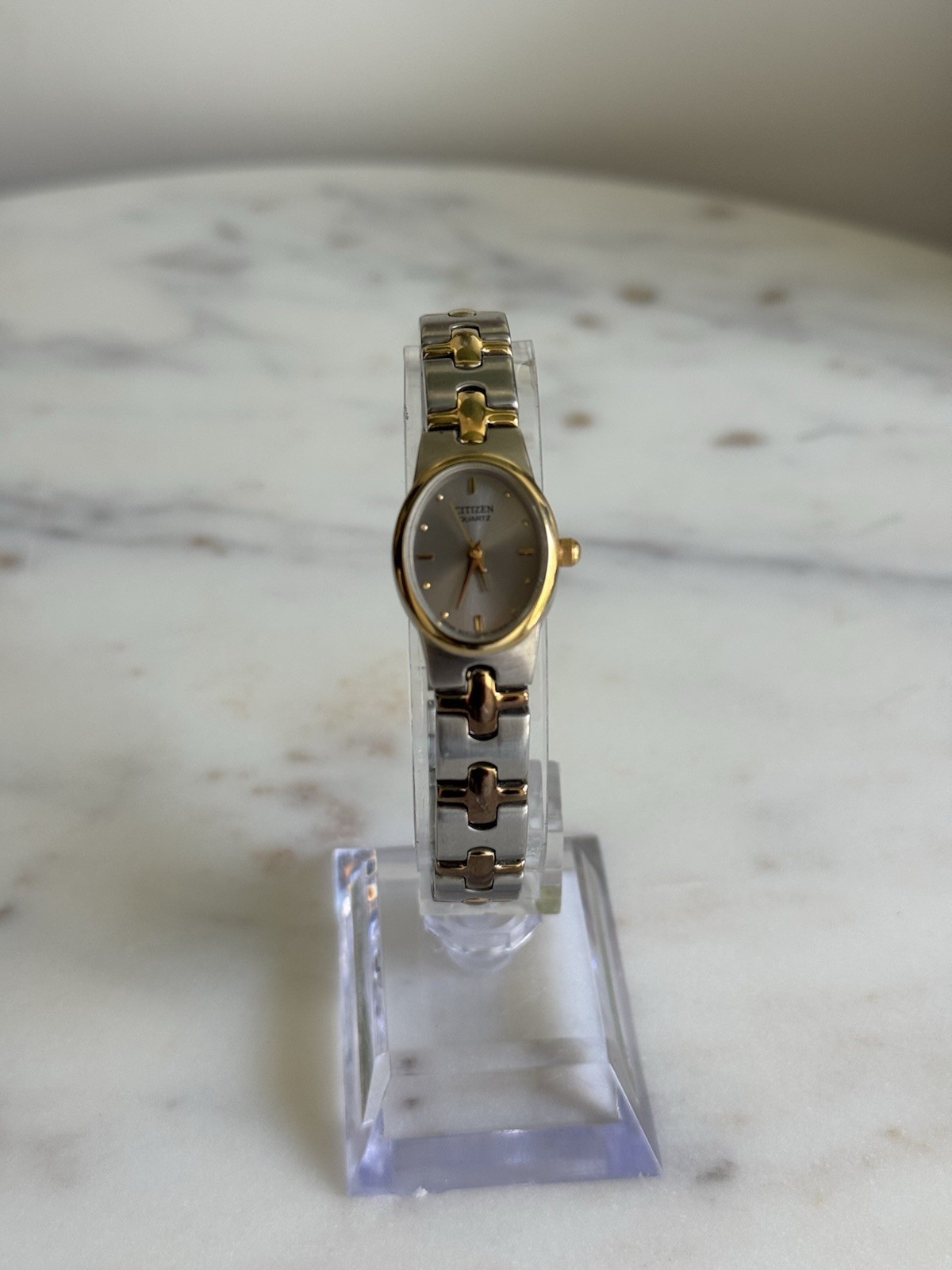 Vintage Citizen 5930 Two-Tone Ladies Watch 17.5mm Stainless Steel Bracelet