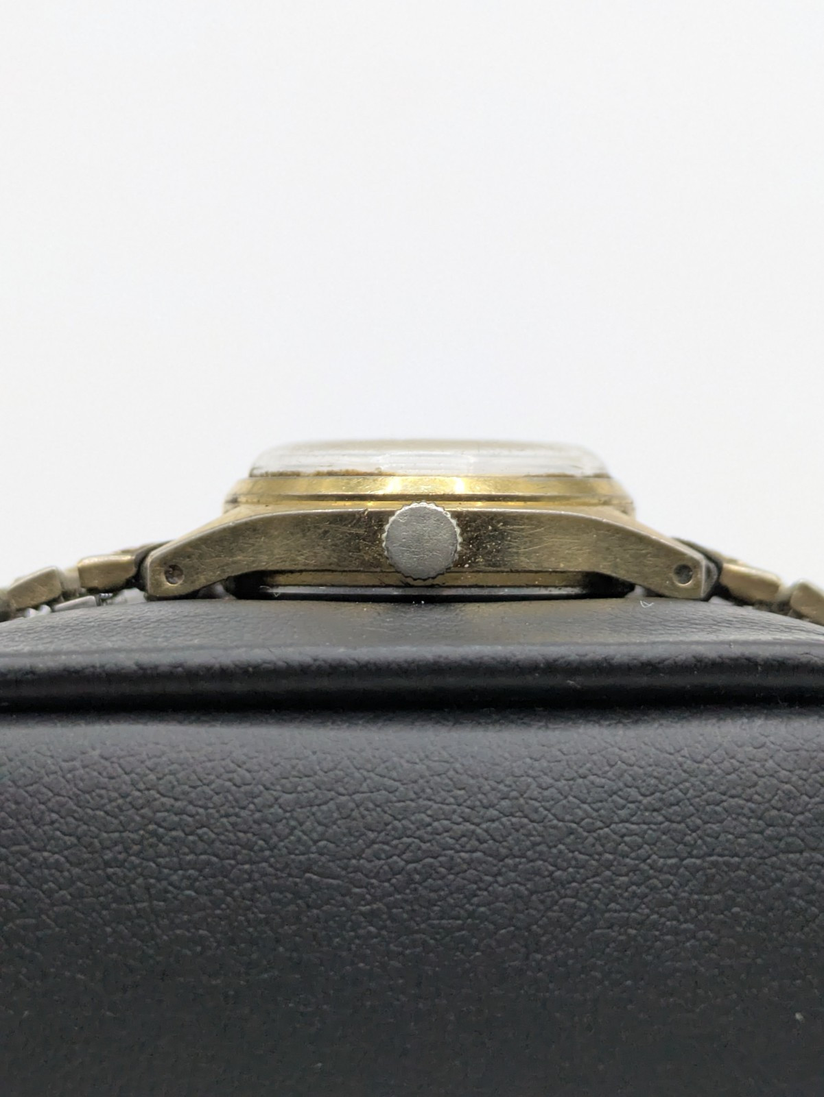 Pulsar Y642A Quartz Watch Gold Tone Parts Repairs Untested 24.8mm
