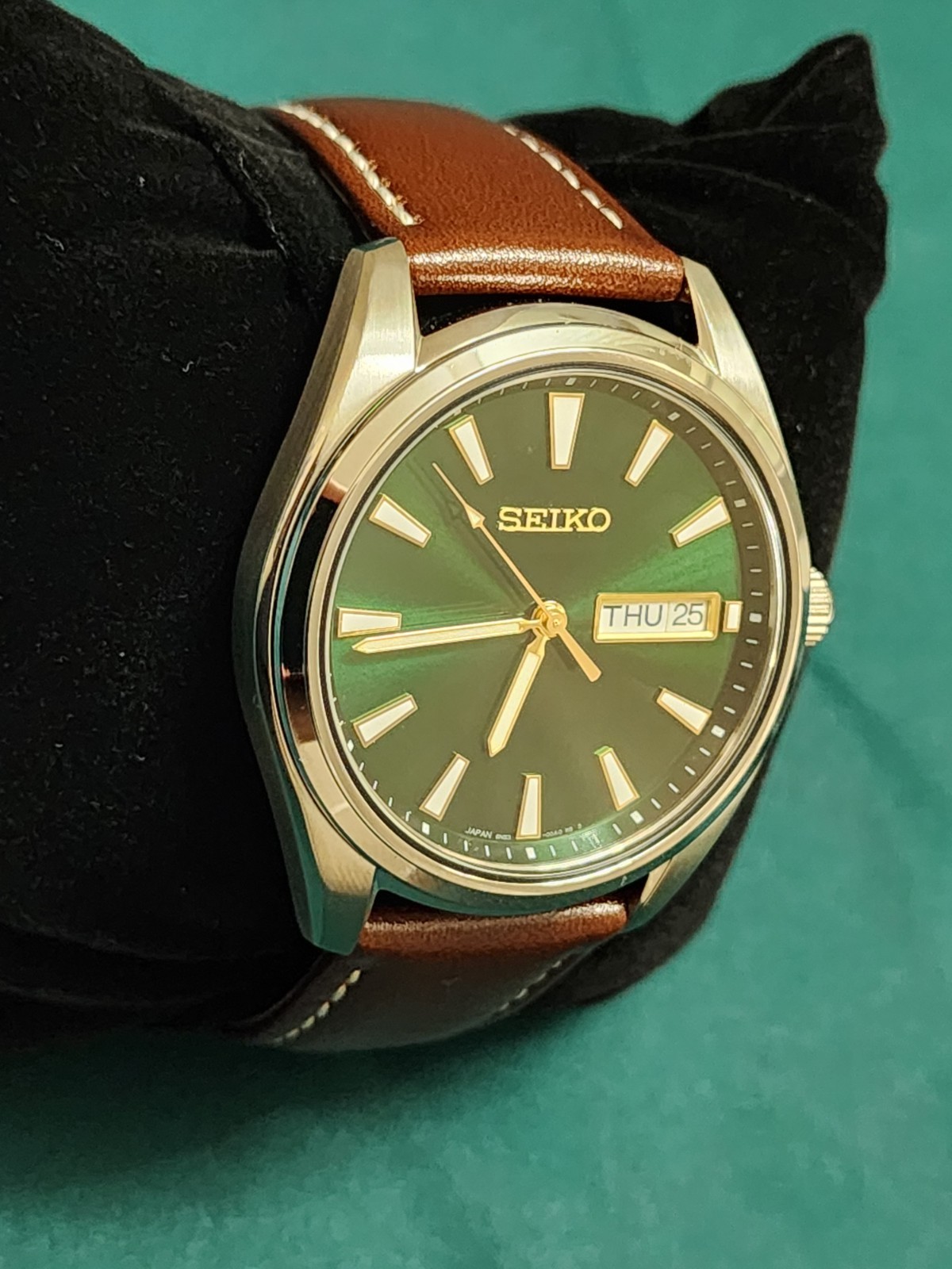 Seiko 6N53-00A0 Green Sunburst Dial Made in Japan 100M Quartz Men’s Watch