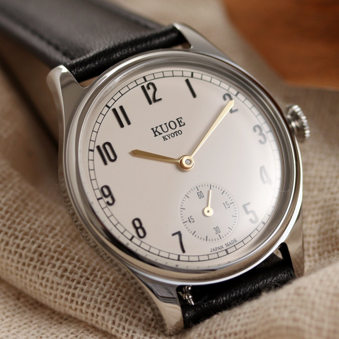 KUOE KYOTO OLD SMITH 90-001 Quartz Watch Black Band Cream Dial Gold Needle 35mm