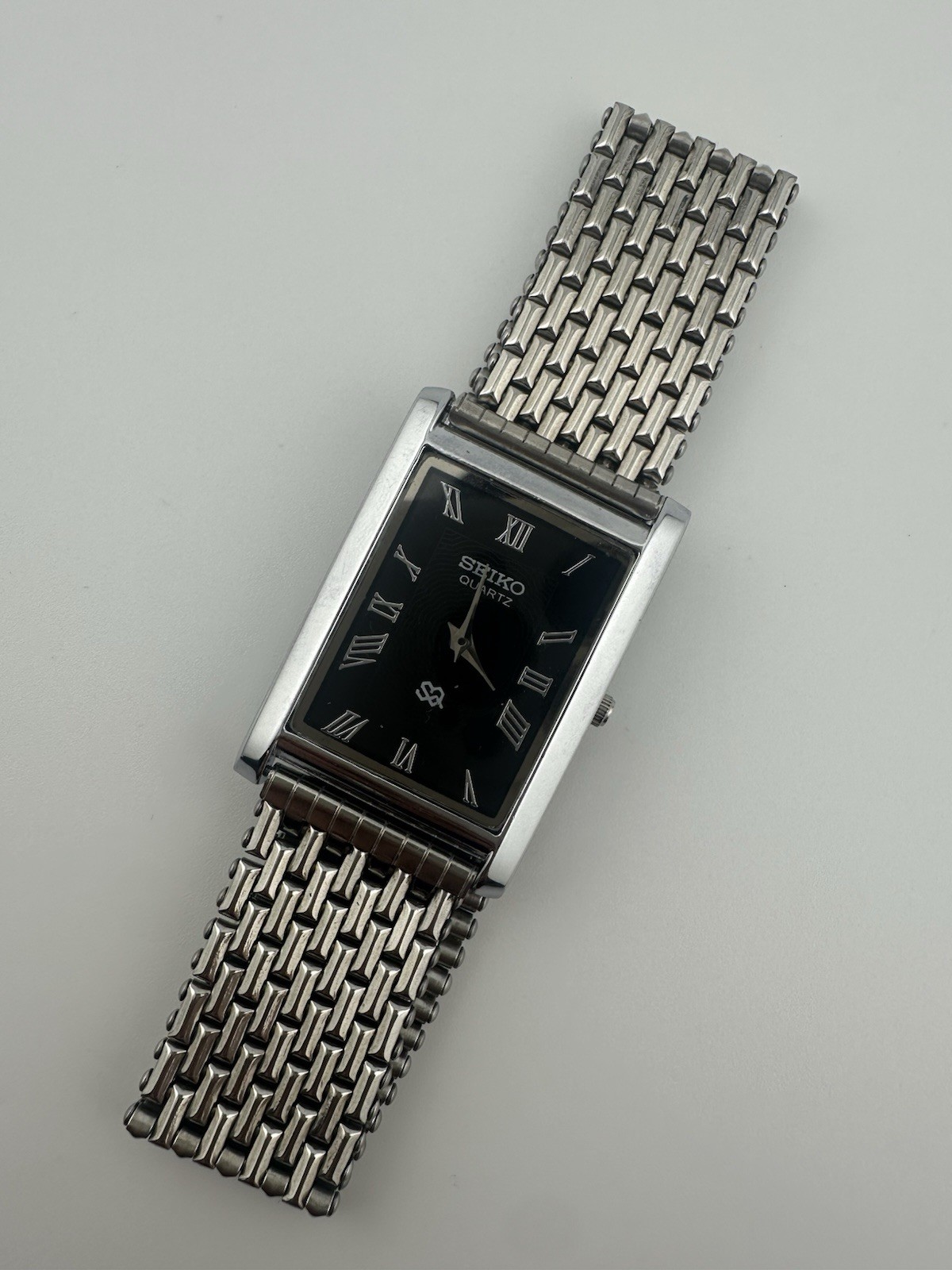 BLACK DIAL Vintage Seiko Slim Quartz Men’s Wrist Watch