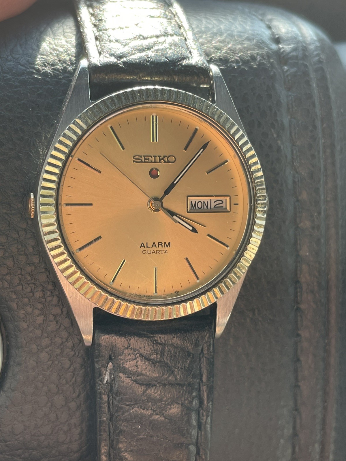 Seiko 5C23-7009 Alarm Day Date Mens Quartz Watch – FOR PARTS/REPAIR