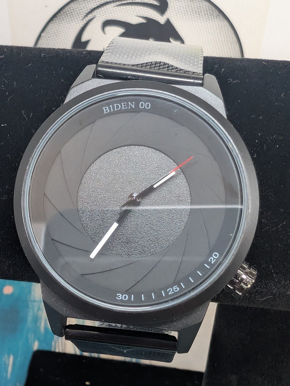 BIDEN Photographer Series wristwatch, Unique camera shutter-inspired dial design