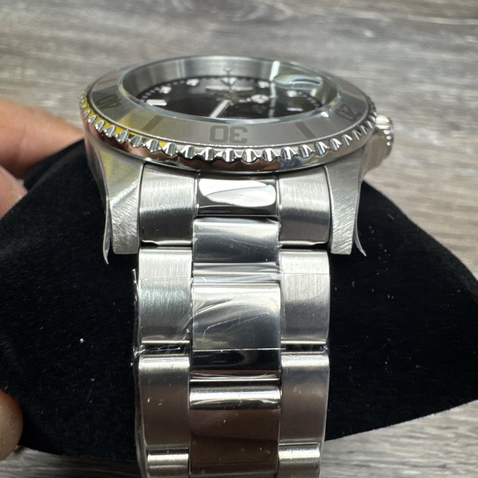 Invicta Men’s Watch Pro Diver Quartz Black Dial Stainless Steel Bracelet 40mm