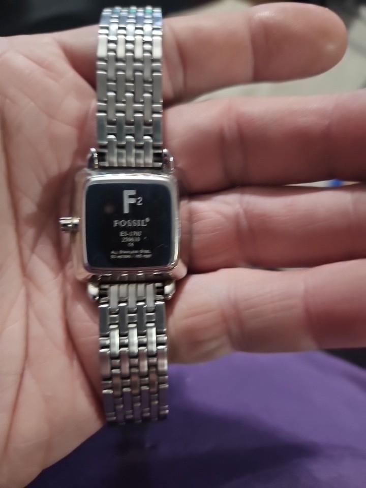 Fossil F2 Ladies Wristwatch Gem Set Bezel Silver Tone NEEDS BATTERY