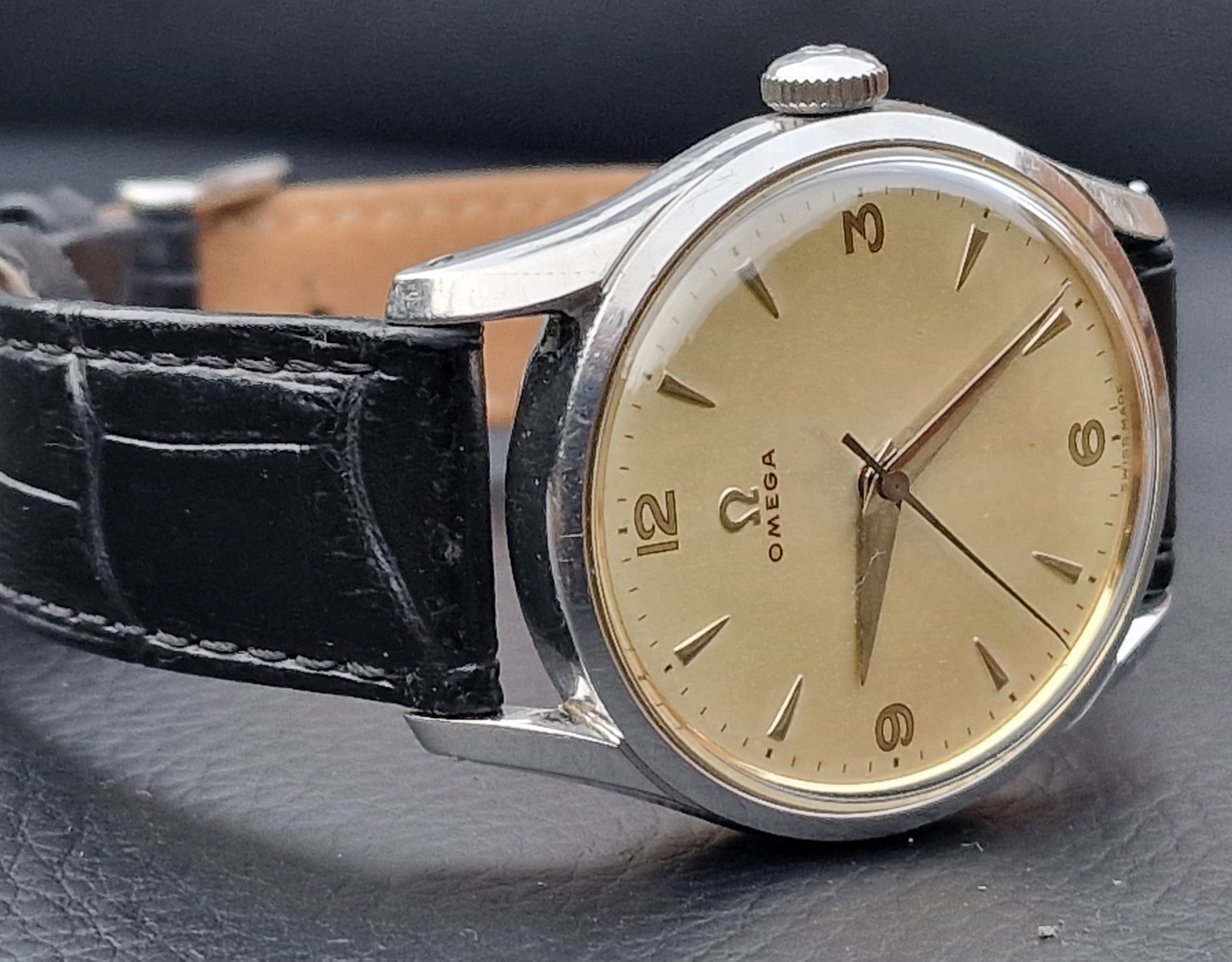 OMEGA GENTS MANUAL,REF 2640-1, 35MM,CAL 283,SCREW BACK CASE.