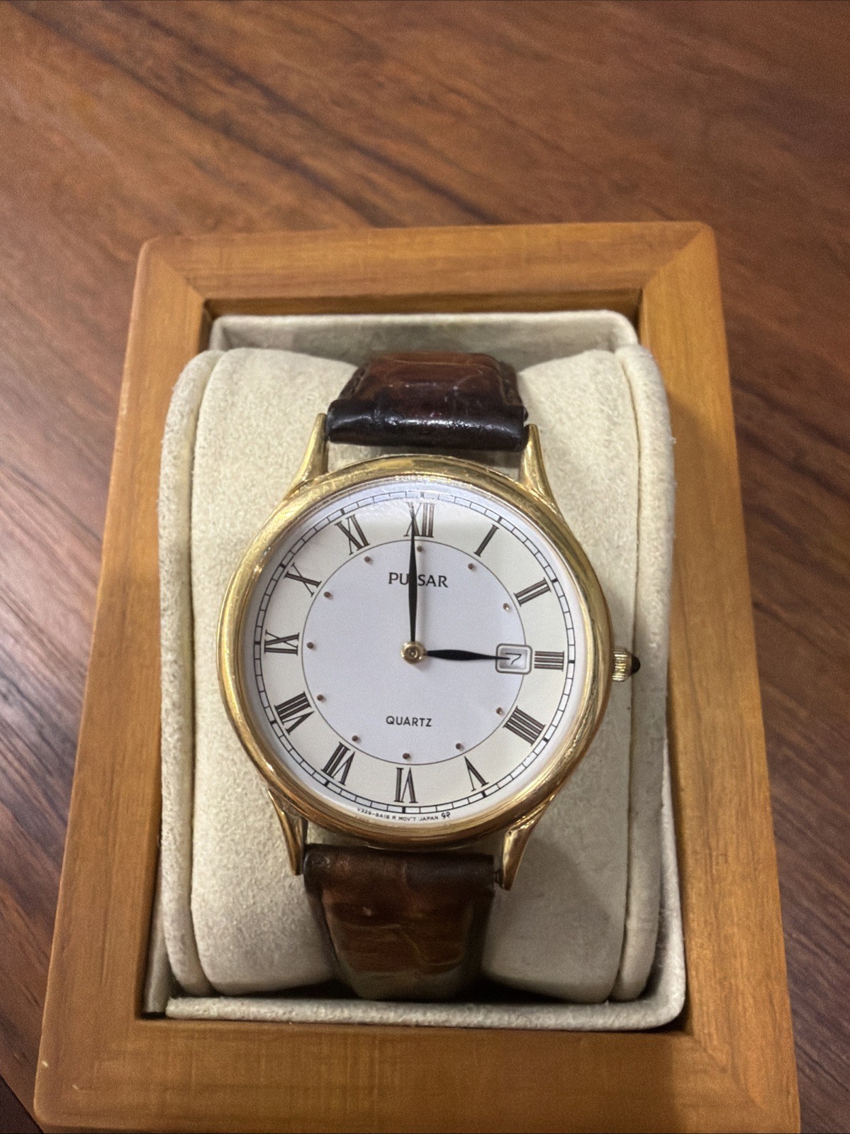 Rare Vintage Pulsar By Seiko Thin Dress Watch Mens V329-8A10 Gold Need Battery