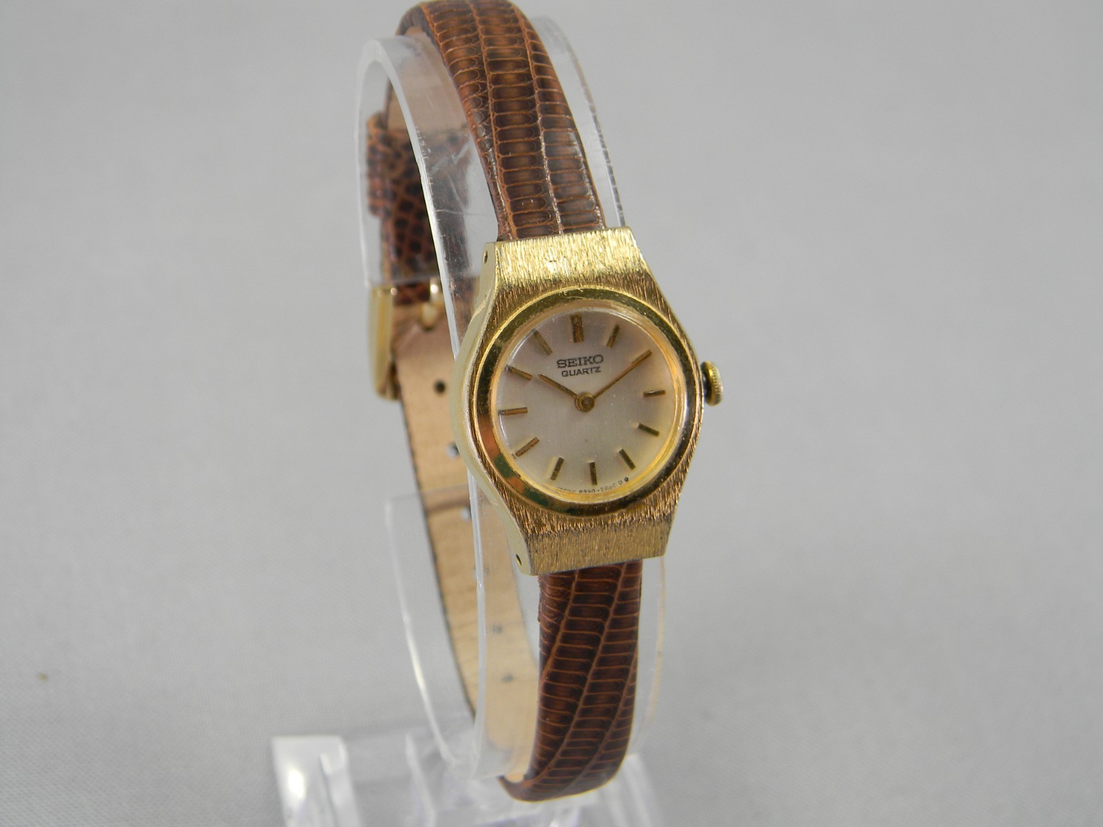 Vintage Seiko Watch Women 8 Jewel Quartz Dainty 19mm New Lizard Band New Battery