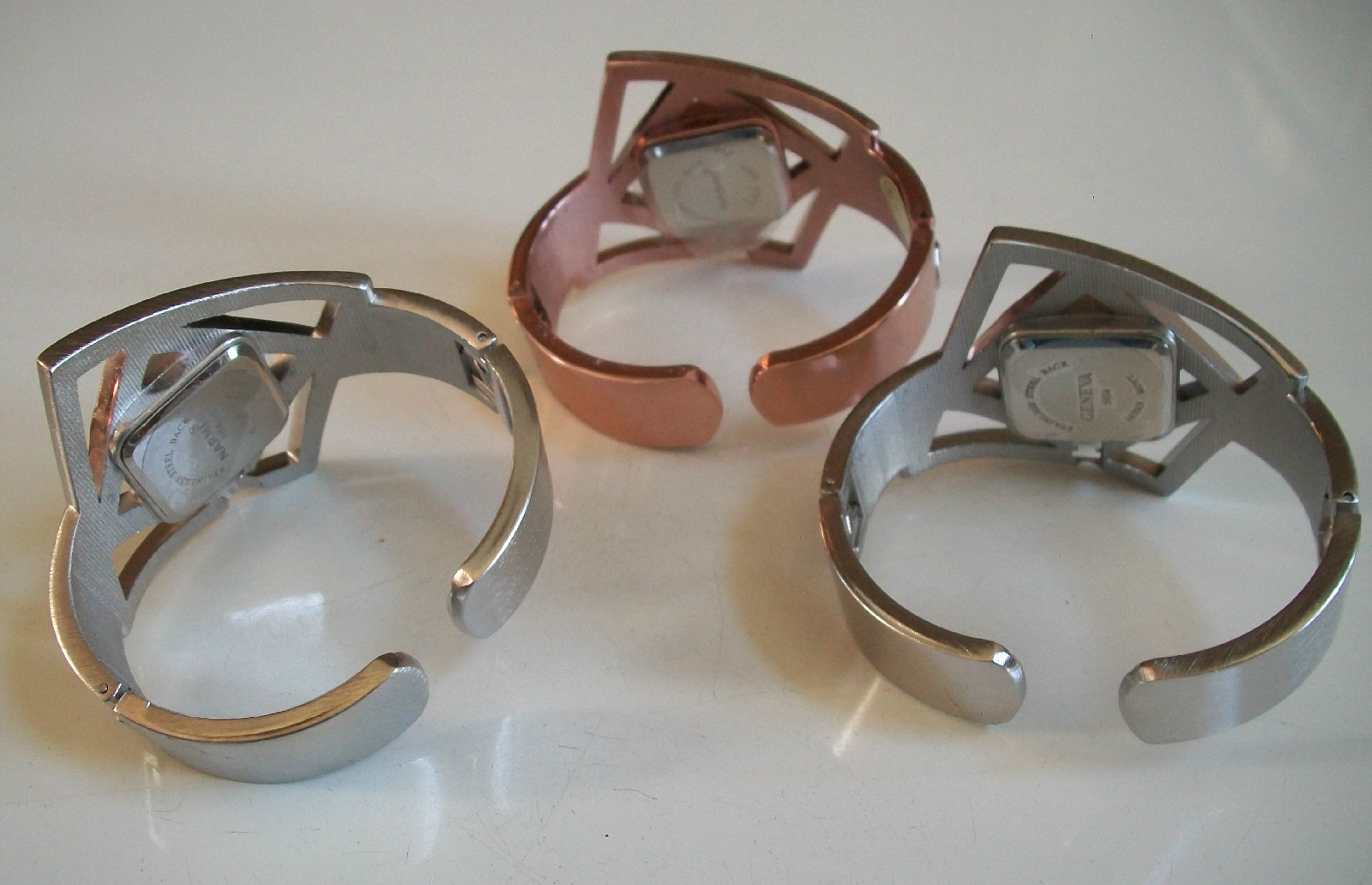 NUMBER DIAL SILVER & GOLD, ROSE GOLD, SILVER FINISH NARMI WOMEN’S BANGLE WATCH