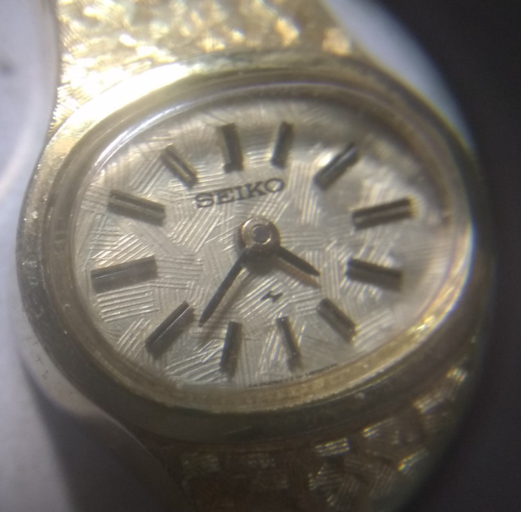 Seiko 11-7619 Ladies Wind Up Watch 17J Gold Etched Dial New Bat Works Great