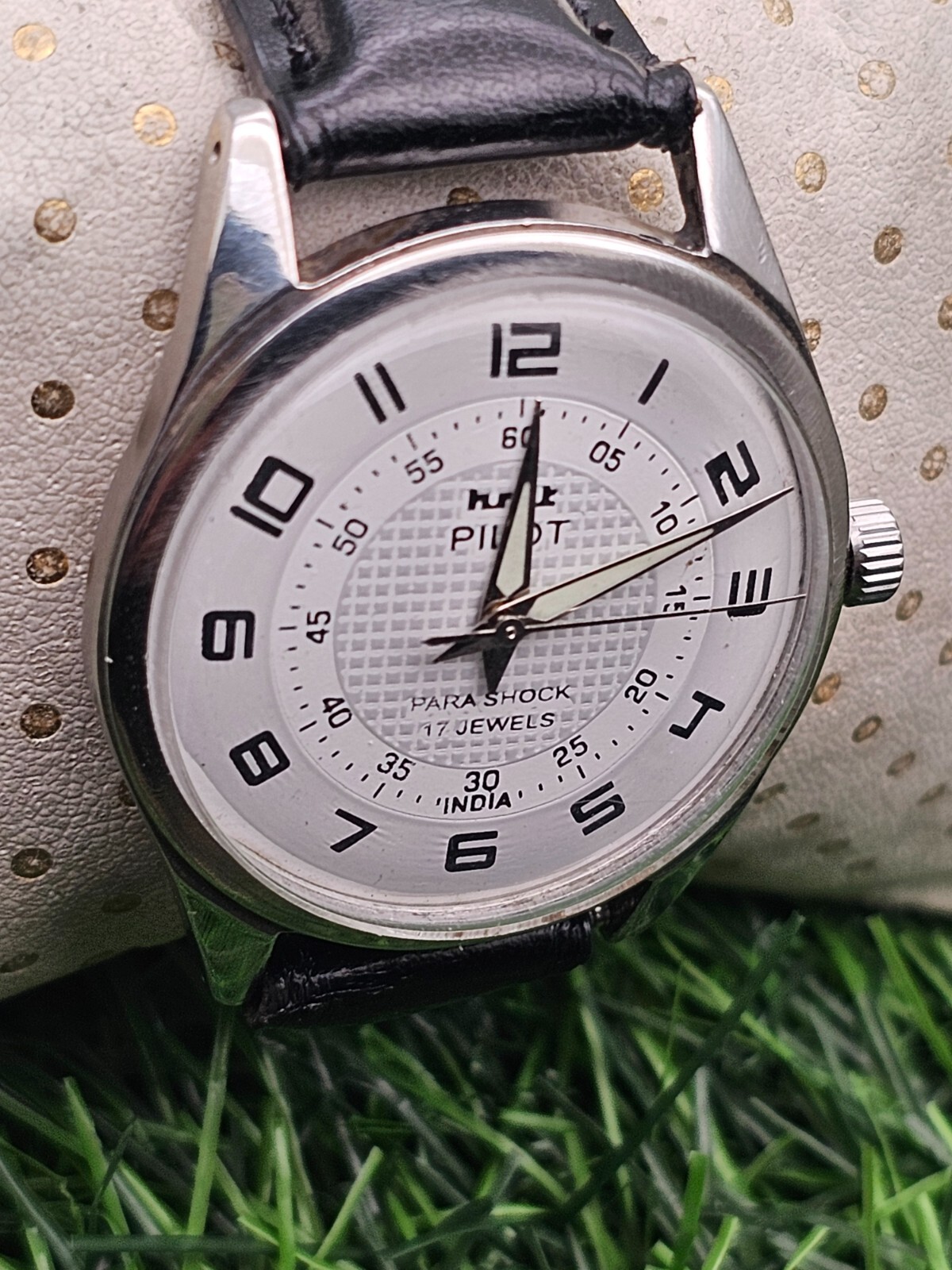 Beautiful Mens HMT Pilot Parashock Mechanical Wind 17J Watch White Dial