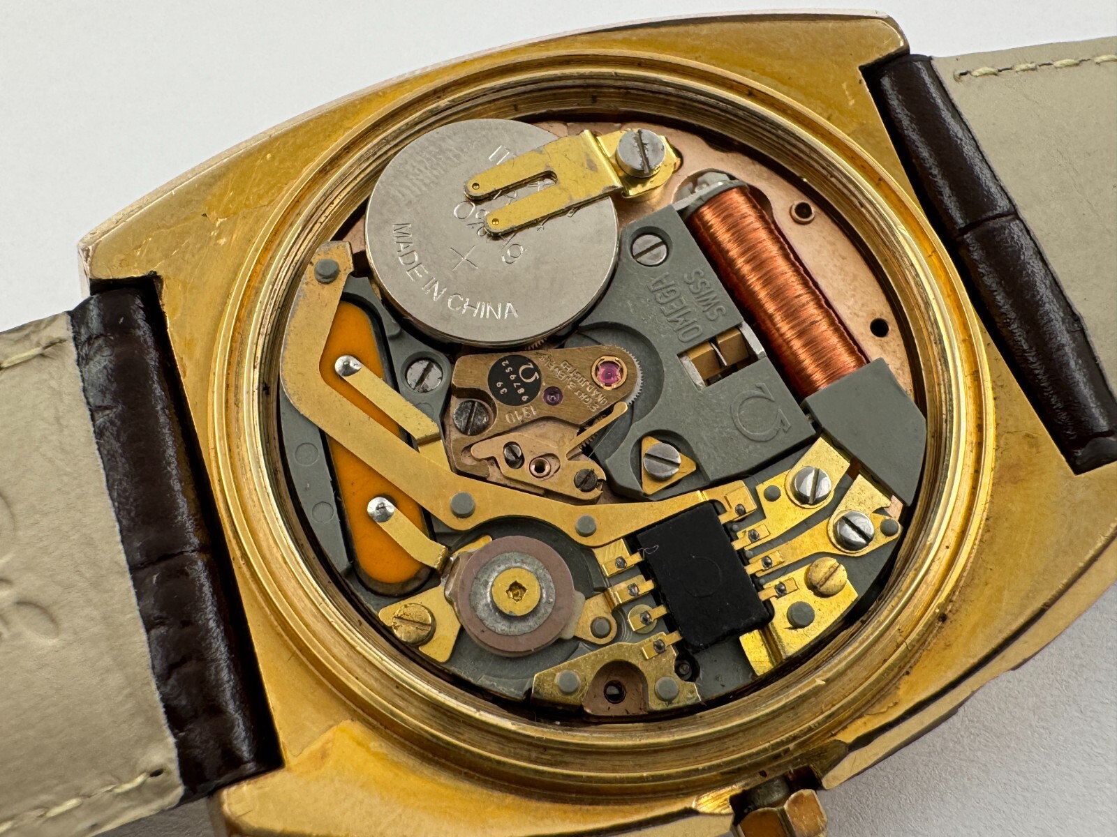 Vintage OMEGA 196.0030 Genève Megaquartz 32 KHz Brown Dial Cal Ω 1310 – 39 mm