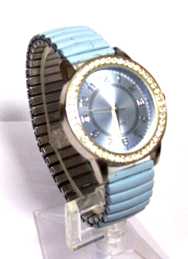 Gorgeous Light Blue Watch Iridescent Indigo Dial Diamond Bezel fits 6.50″-6.75″