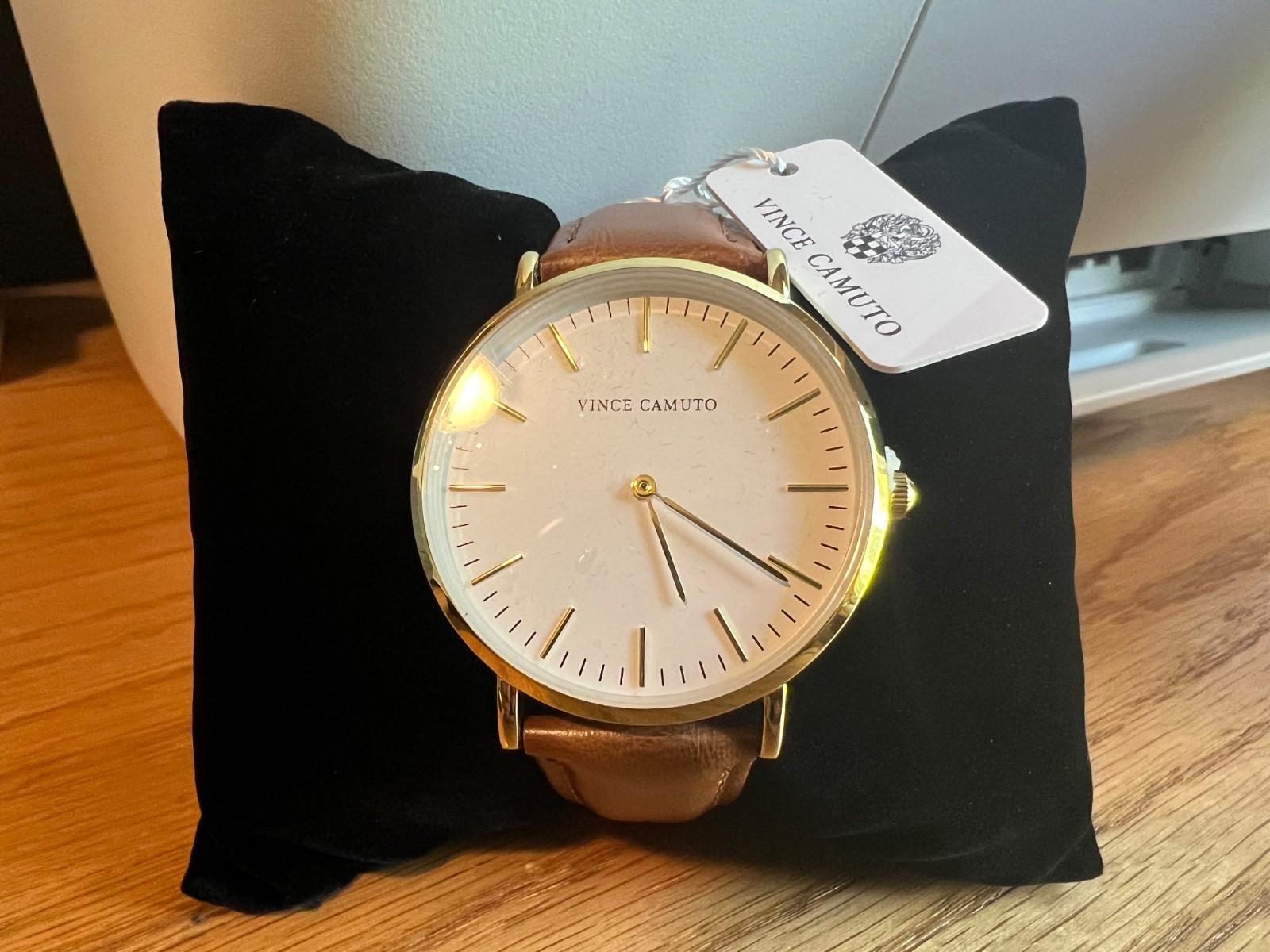 Vince Camuto Men’s Watch VC2527M Gold Tone White Dial Brown Leather Classic New