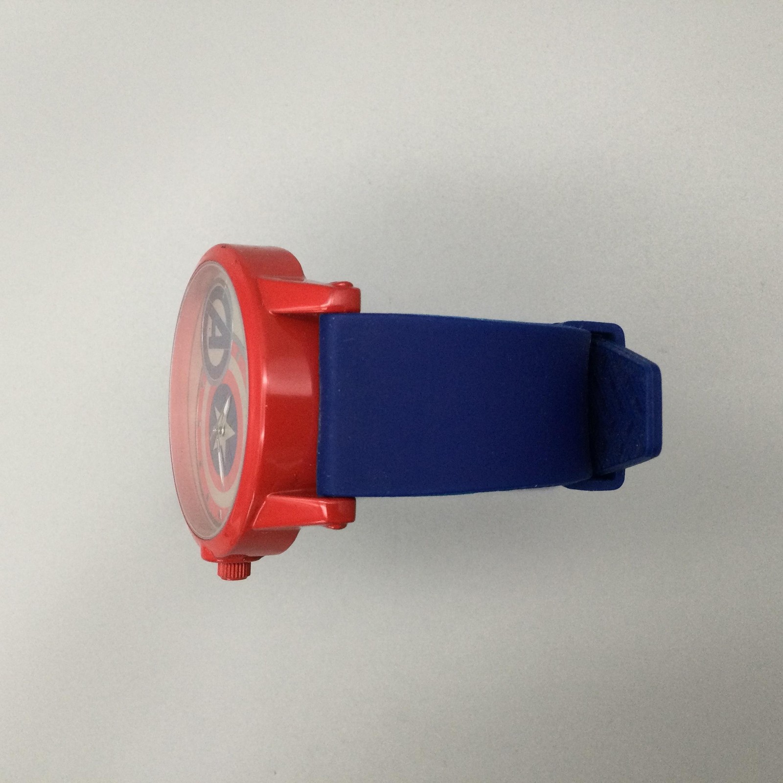 Marvel Avengers Captain America Mens Watch 49mm Red Blue Shield New Battery