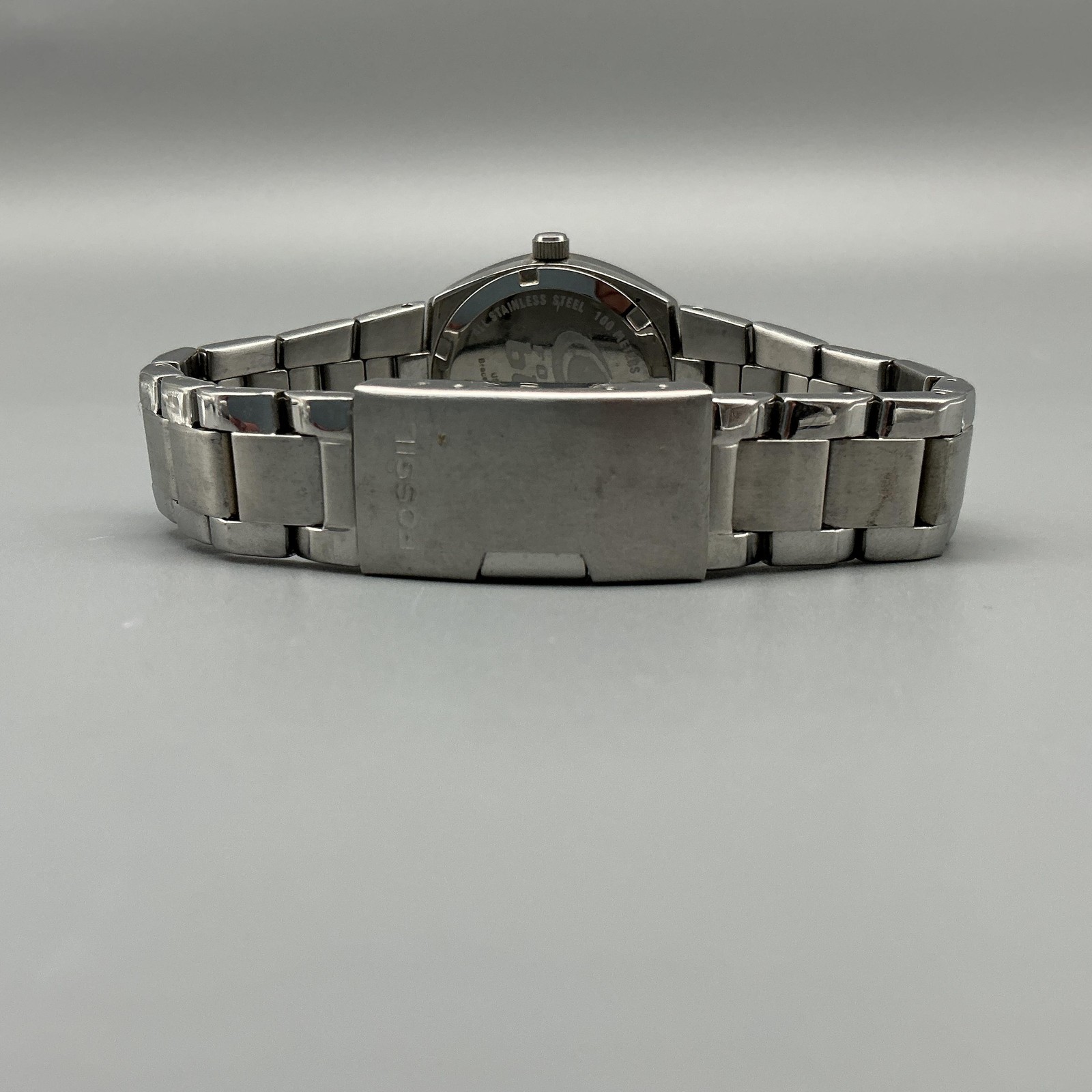 Fossil Blue Womens Watch 28mm Red Dial Stainless Date AM-4100 New Battery 6.75″
