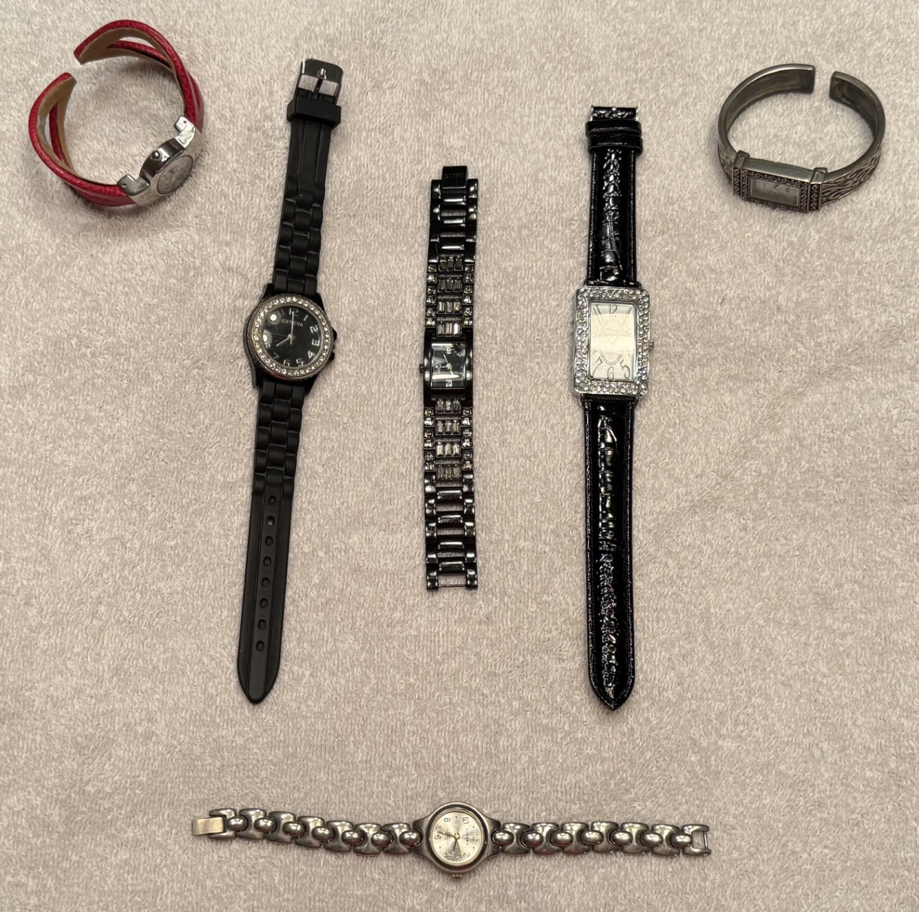 LOT OF 6 UNTESTED VINTAGE VARIOUS BRANDS LADIES WATCHES AND BRACELET WATCHES