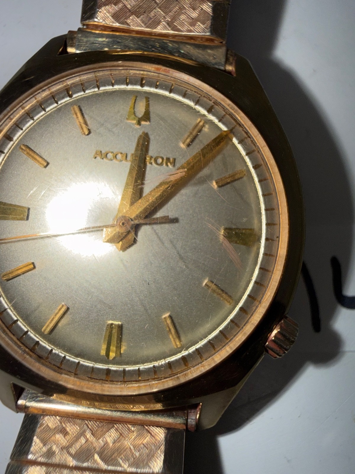 Bulova Accutron 214 M4, Gold Tone Case, SS Back, Vintage, Runs Good
