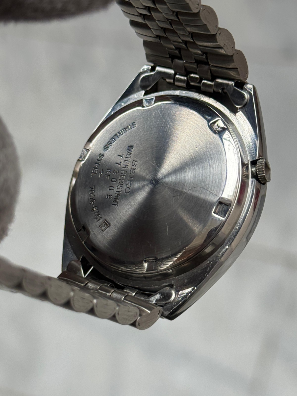 Seiko 5 Automatic Mens Vintage Wrist Watch Day Date Stainless Steel Japan