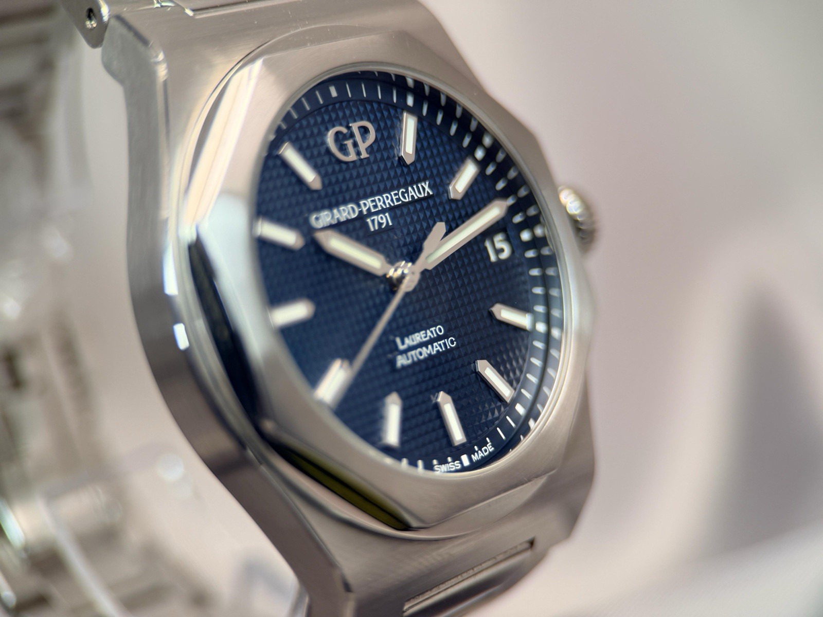 Girard-Perregaux Laureato Blue Men’s Watch – 81010-11-431-11A