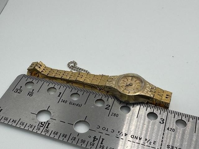 Vintage Ladies Seiko 11-7619 Gold Tone Mechanical Watch WORKS