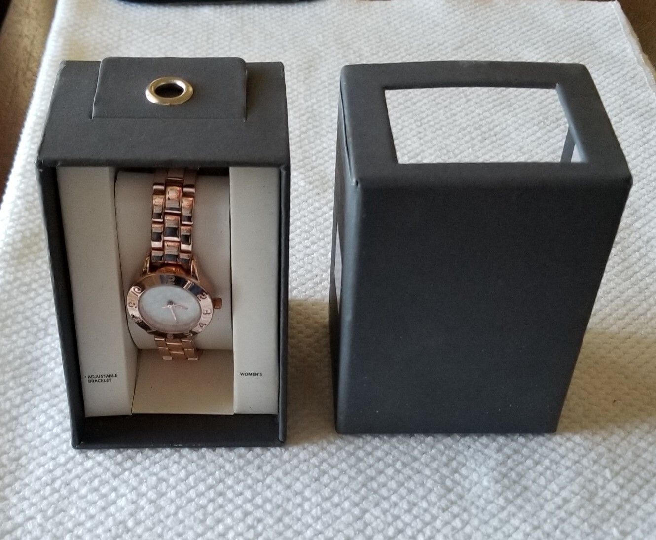 NIB Mossimo Rose Gold Tone Watch White Dial Link Band 6.75″ Max Size New Battery
