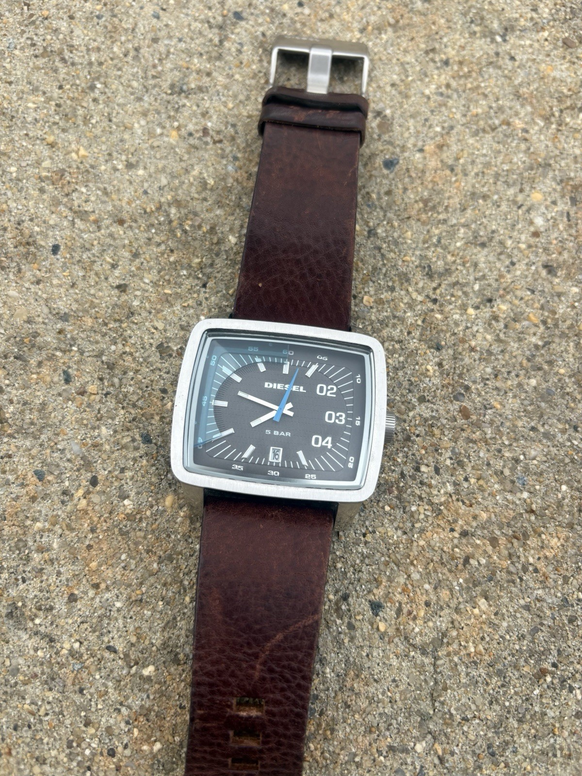 Diesel Men’s Wrist Watch DZ-1334 with Black Dial and Genuine Brown Leather Strap
