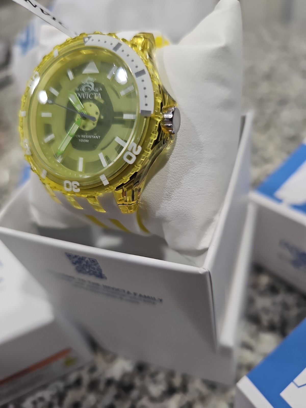 The NEW Invicta Subaqua Men’s Quartz Diver 100m Yellow/White Rubber Strap