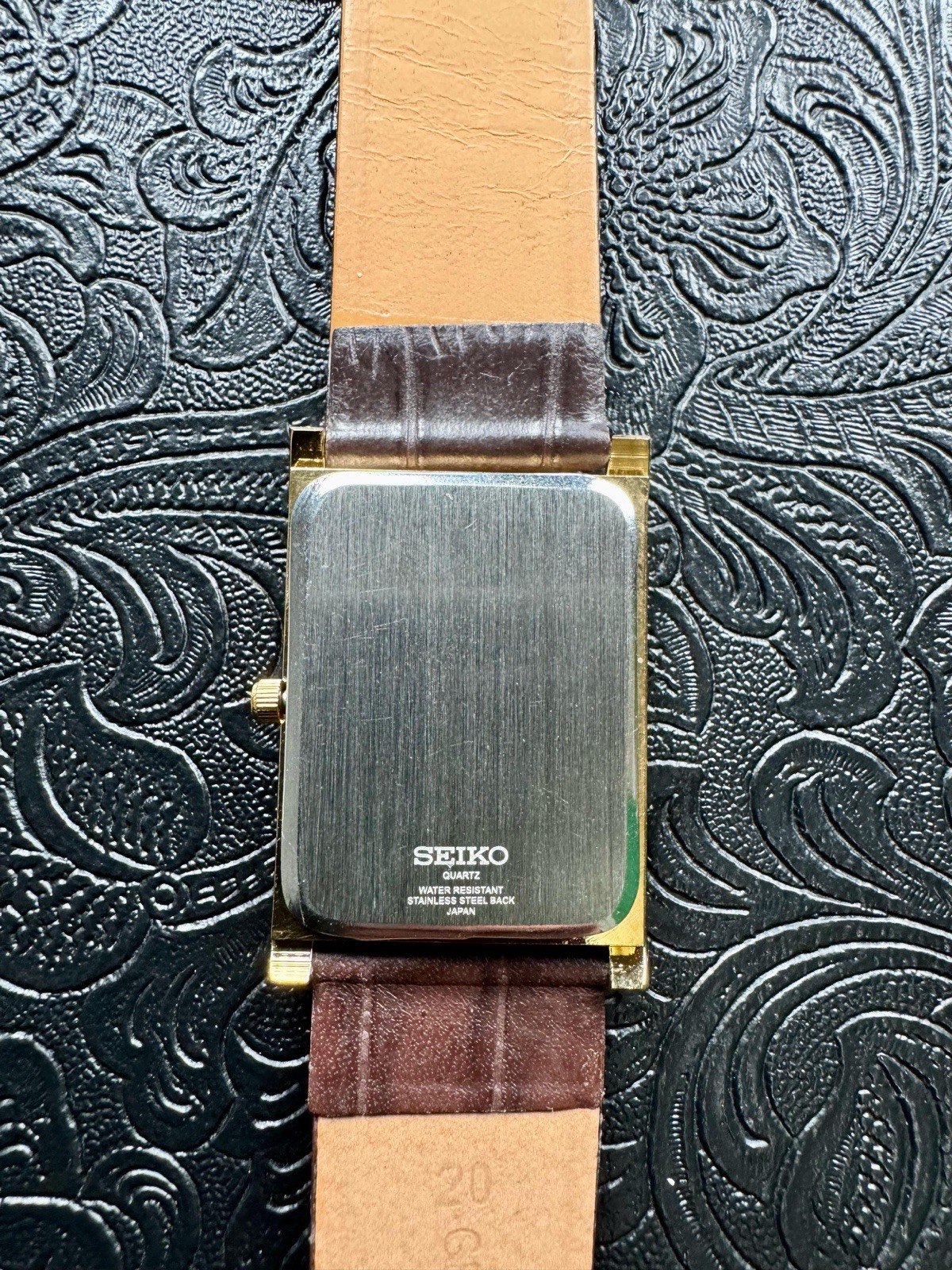 BLACK DIAL RARE Vintage Seiko Slim Quartz Men’s Wrist Watch