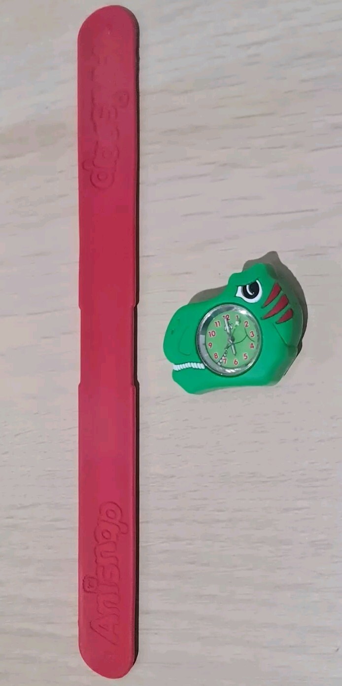 Dinosaur Themed Anisnap Wristwatch Green & Red Slap On Band Snap Band