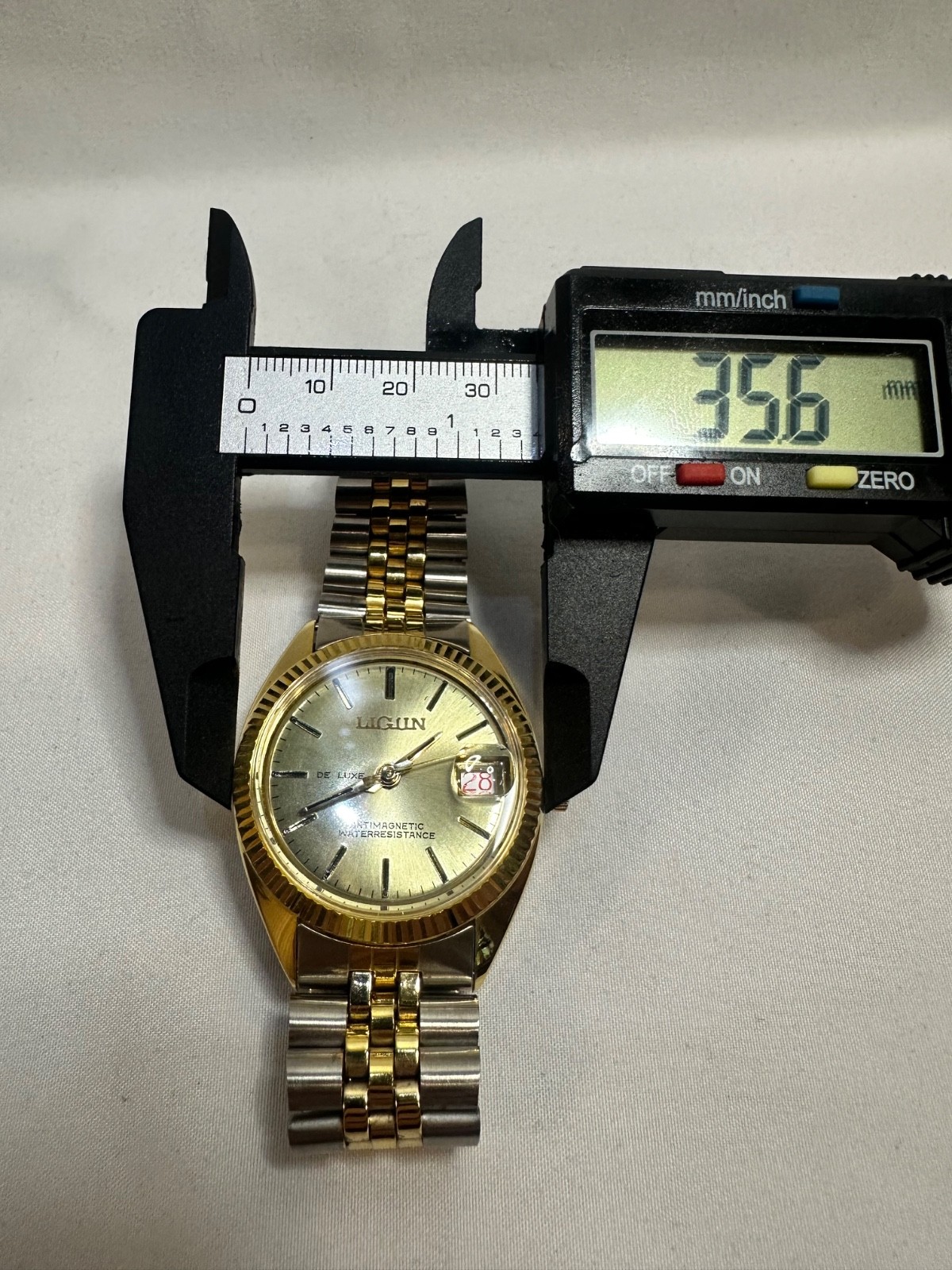 Vintage Ligun De Luxe Mechanical Wristwatch Champagne Dial Gold Two Tone