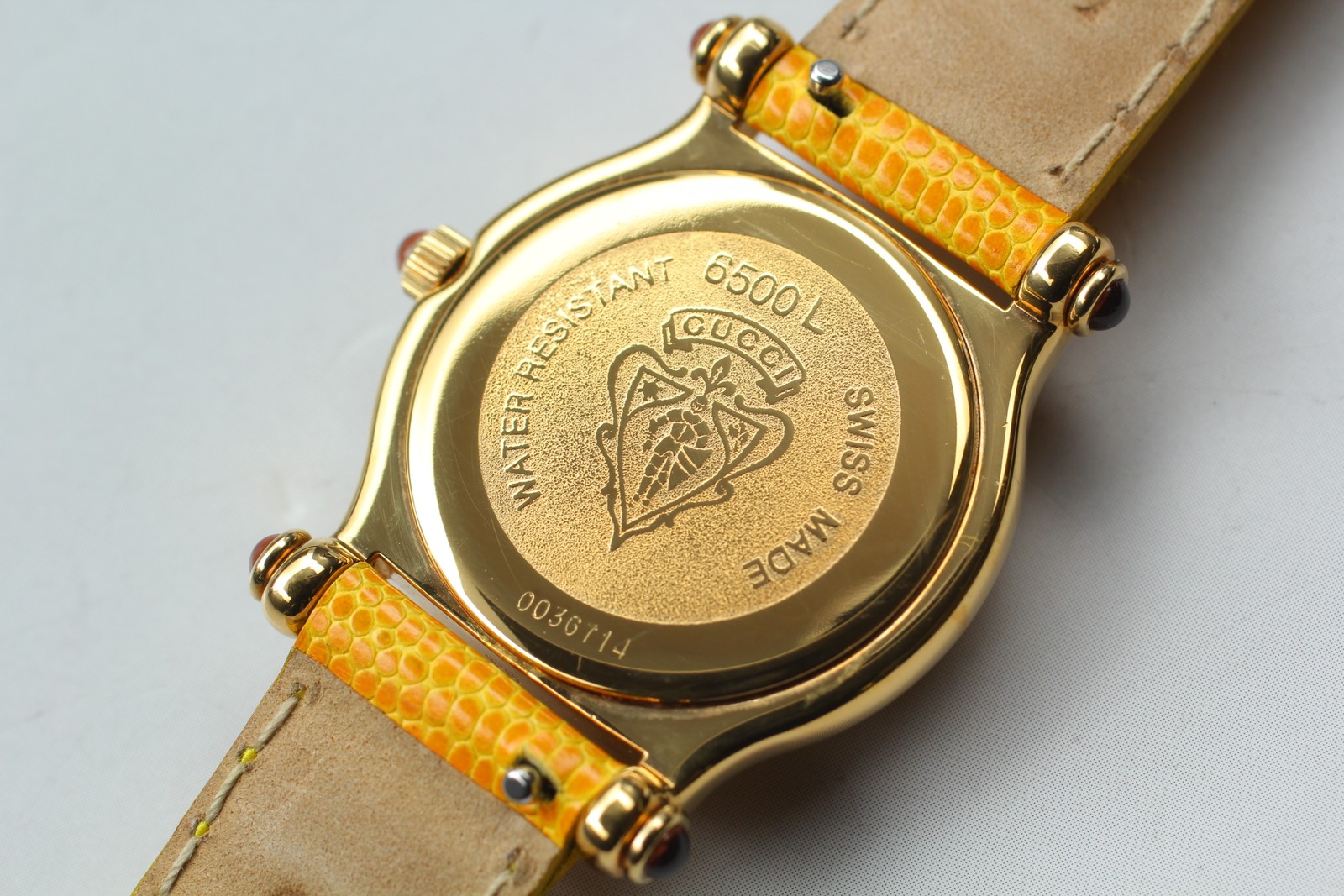 [Near MINT w/ Box] Vintage Gucci 6500L 27mm Gold Dial Quartz Women’s Watch