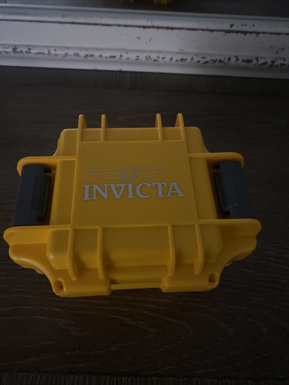 Invicta 4055