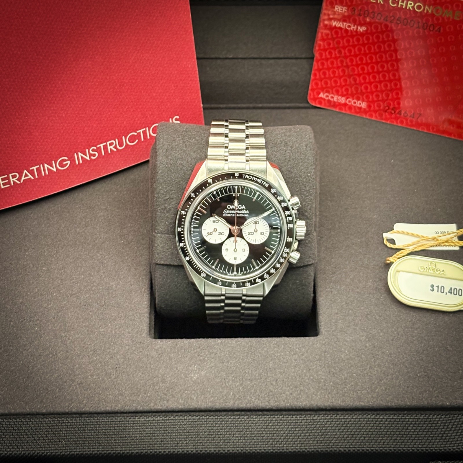 2026 OMEGA Speedmaster Pro Moonwatch»REVERSE PANDA» 310.30.42.50.01.004 FULL SET