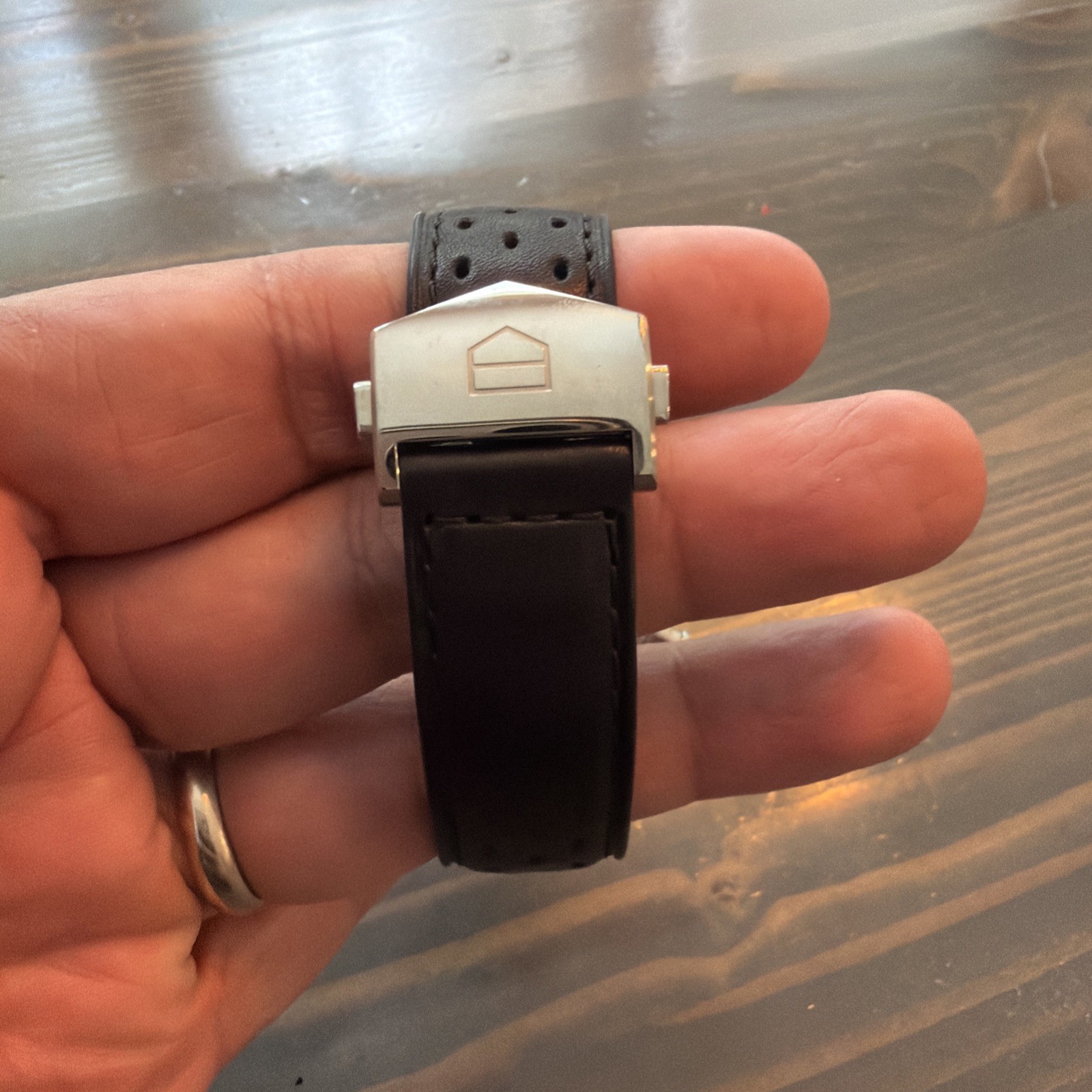 2025 TAG Heuer Carrera Chronograph 39mm «Glassbox» + 2 OEM Leather Straps